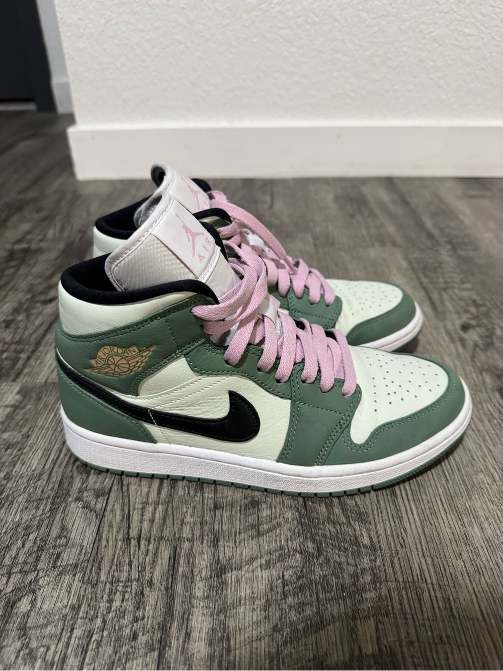 Air Jordan 1 Mid SE “Dutch Green”